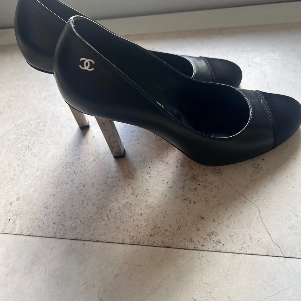 CHANEL Black Leather Cap Toe Stiletto Pumps